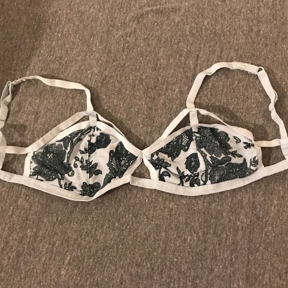 Urban Outfitters bralette - Picture 2 of 2